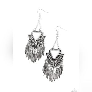 Shady Oasis White Earrings Silver